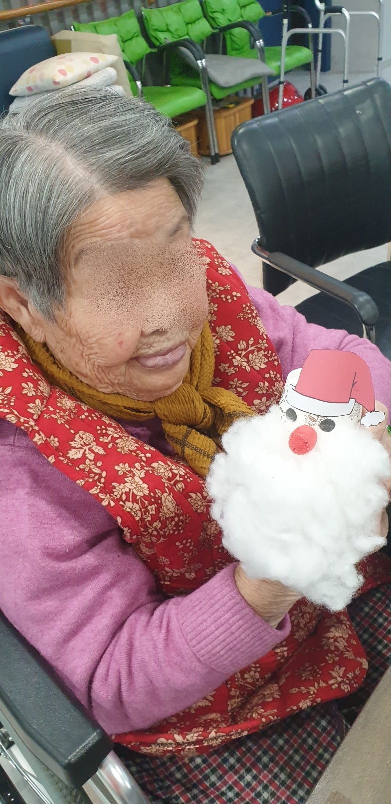 2025. 12. 16 산타꾸미기(주야간보호센터)